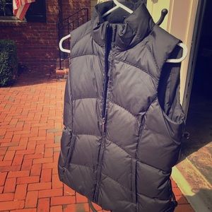 Women’s size xs Eddie Bauer goose-down vest